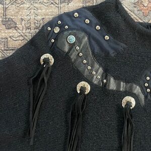 34. VINTAGE WESTERN KNIT SWEATER SZ M